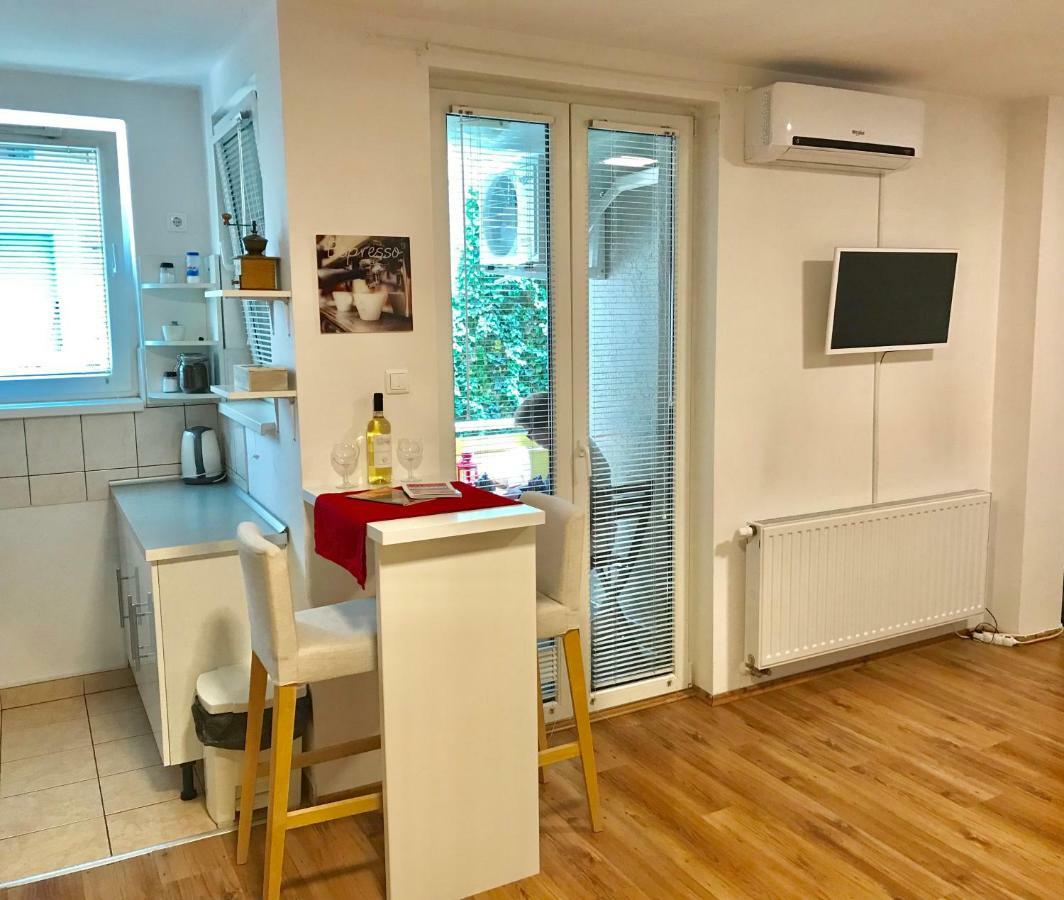 Central Studio Boulevard Budapeşte Dış mekan fotoğraf